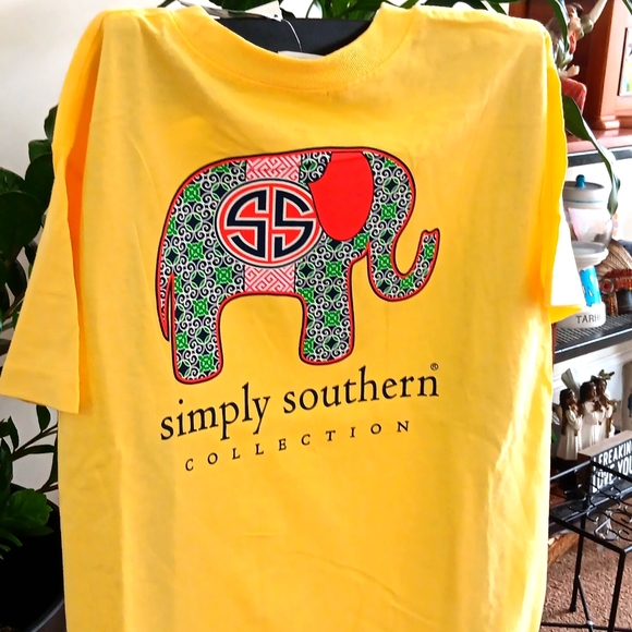 Simply Southern T-shirt size Large NWT 100% cotton - Picture 2 of 3